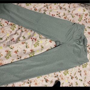 Gray crop athletic leggings